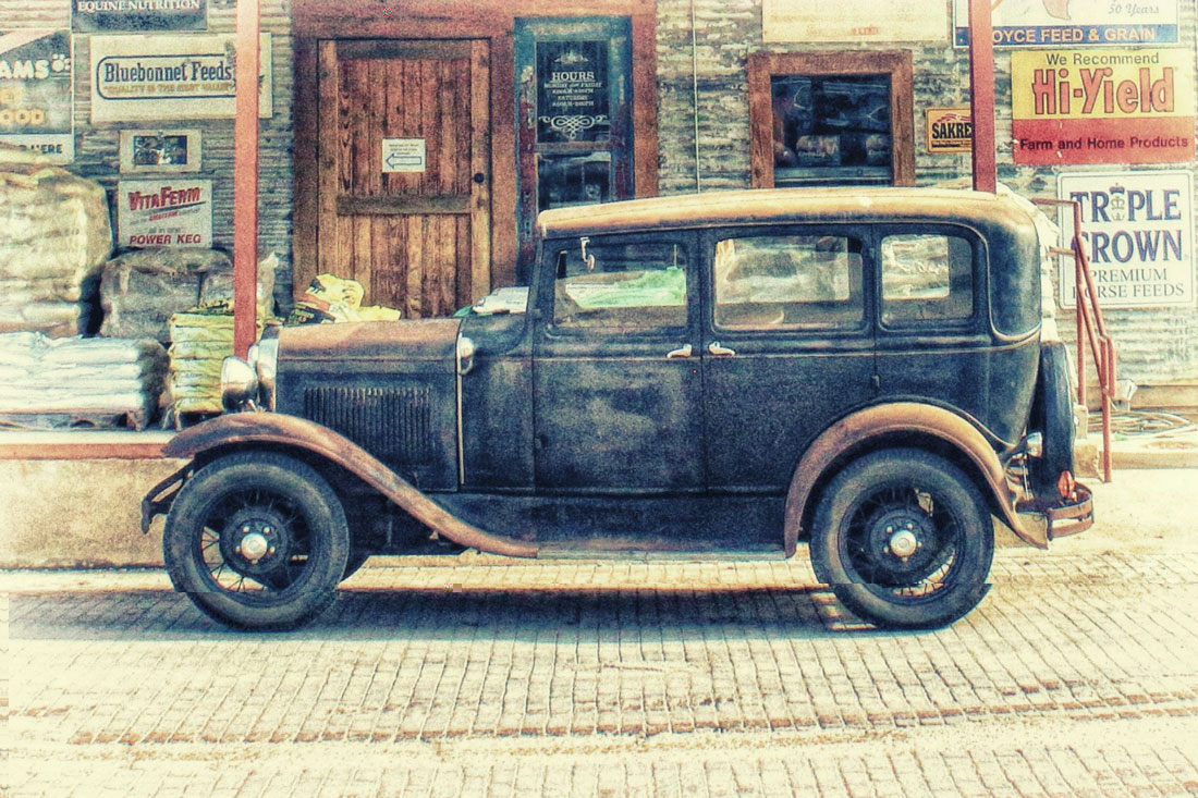 '31 Ford Deluxe Sedan (Waxahachie, Texas)